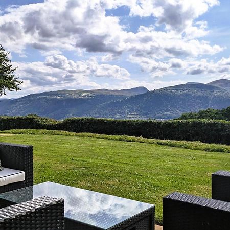 Laurel - Pet-Friendly Cottage With Indoor Pool, Hot Tub & Panoramic Snowdonia Views コルウィン・ベイ エクステリア 写真