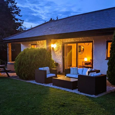 Laurel - Pet-Friendly Cottage With Indoor Pool, Hot Tub & Panoramic Snowdonia Views コルウィン・ベイ エクステリア 写真
