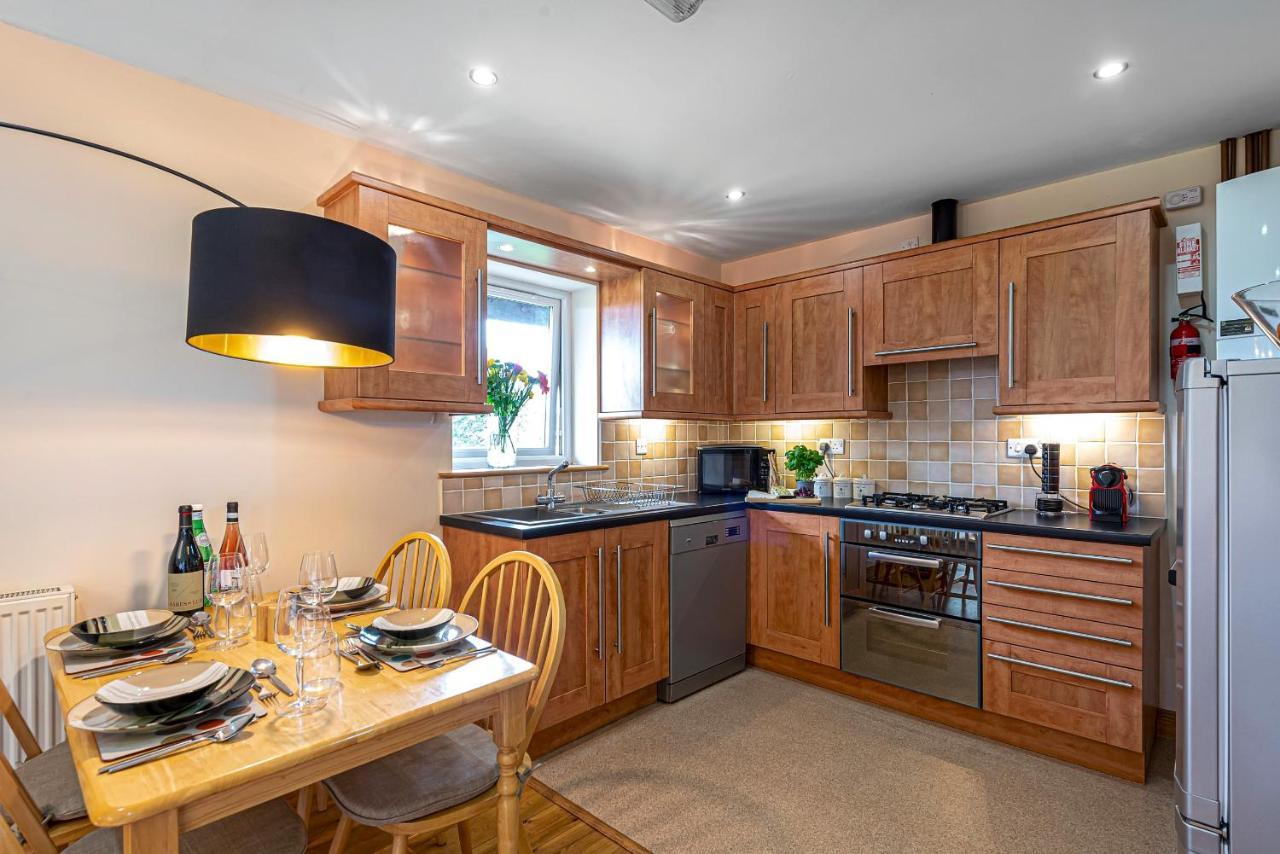 Laurel - Pet-Friendly Cottage With Indoor Pool, Hot Tub & Panoramic Snowdonia Views コルウィン・ベイ エクステリア 写真
