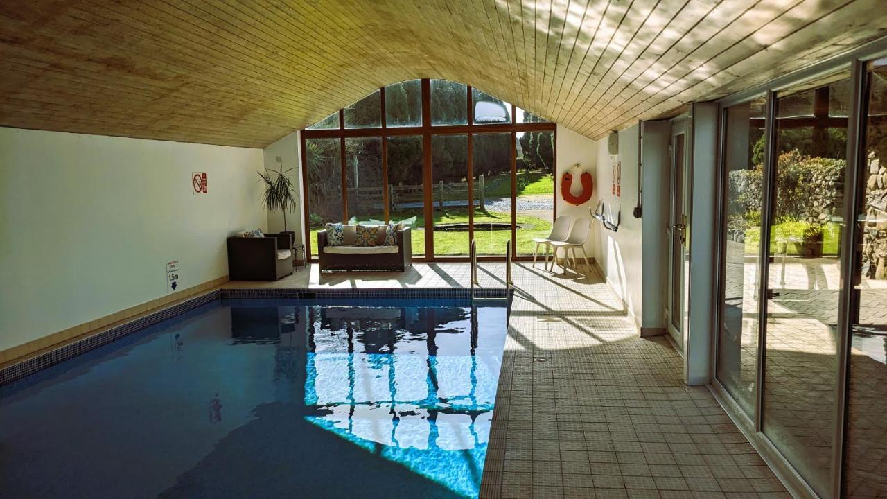 Laurel - Pet-Friendly Cottage With Indoor Pool, Hot Tub & Panoramic Snowdonia Views コルウィン・ベイ エクステリア 写真