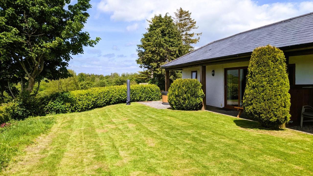 Laurel - Pet-Friendly Cottage With Indoor Pool, Hot Tub & Panoramic Snowdonia Views コルウィン・ベイ エクステリア 写真