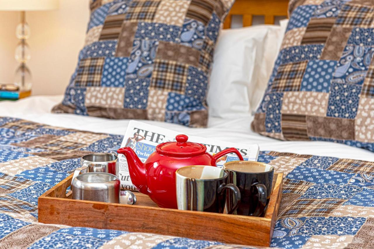 Laurel - Pet-Friendly Cottage With Indoor Pool, Hot Tub & Panoramic Snowdonia Views コルウィン・ベイ エクステリア 写真