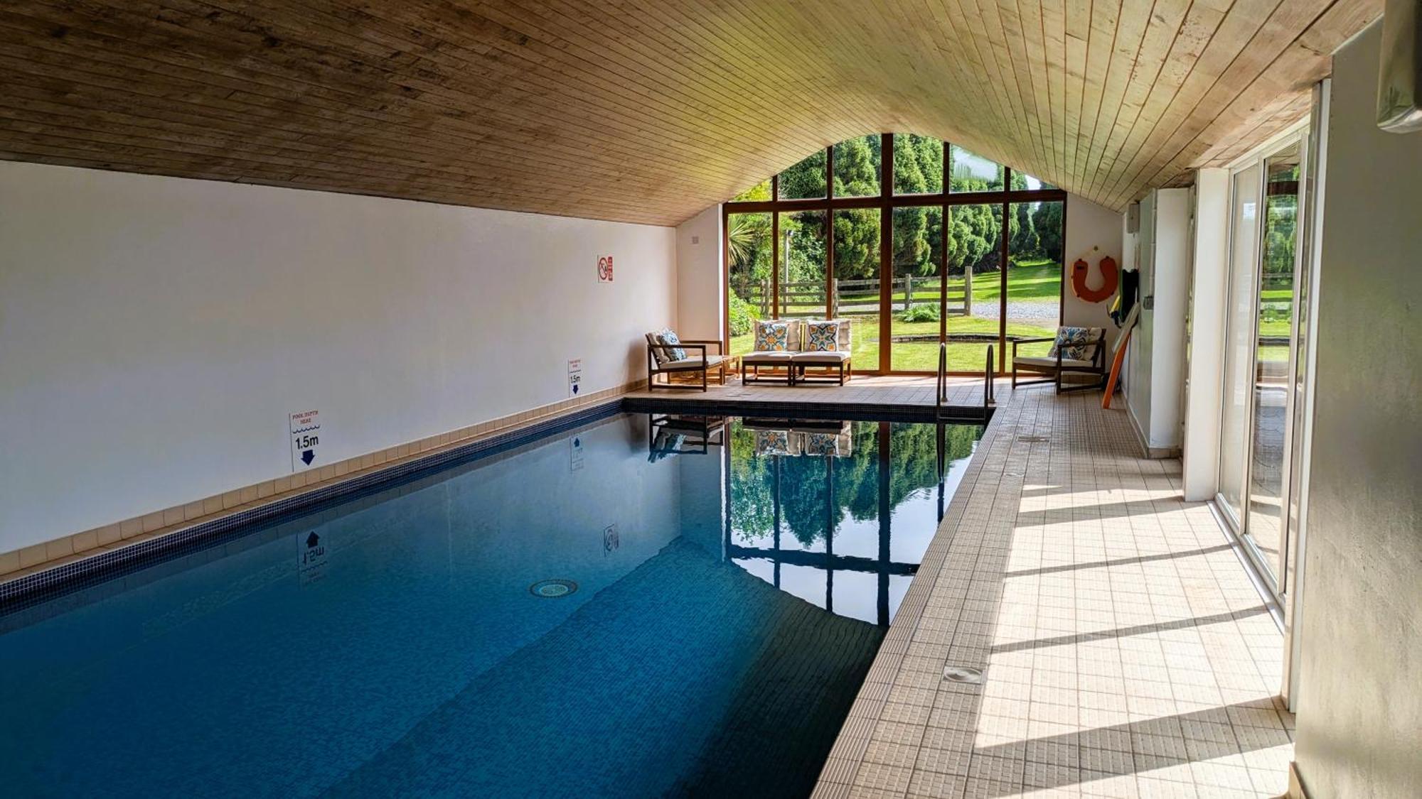 Laurel - Pet-Friendly Cottage With Indoor Pool, Hot Tub & Panoramic Snowdonia Views コルウィン・ベイ エクステリア 写真